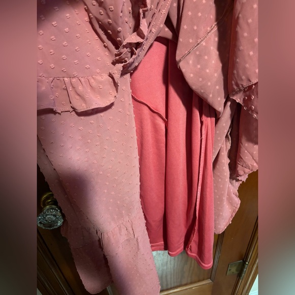 LULU’S Pink Flutter Sleeve Wrap Midi Dress Women’s Size Medium - Picture 4 of 6